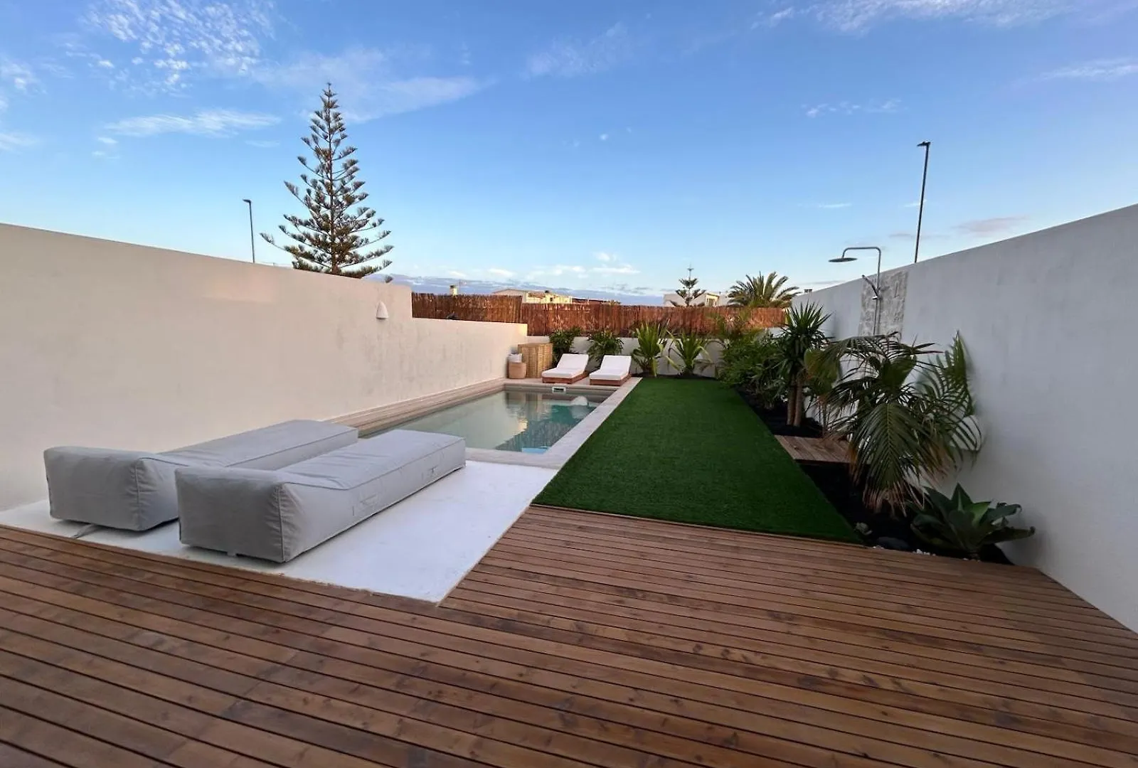 Casa Damar With Sea View & Heated Pool location